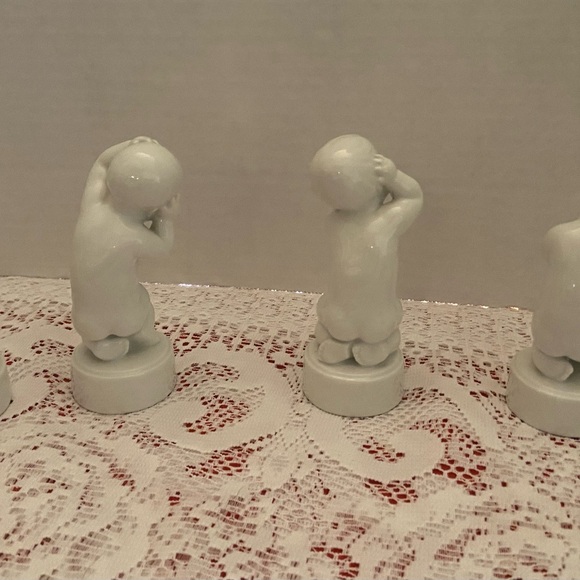 Set of 4 Vintage Bing & Grondahl Denmark Baby Aches & Pains Figurines Marked - Picture 5 of 10